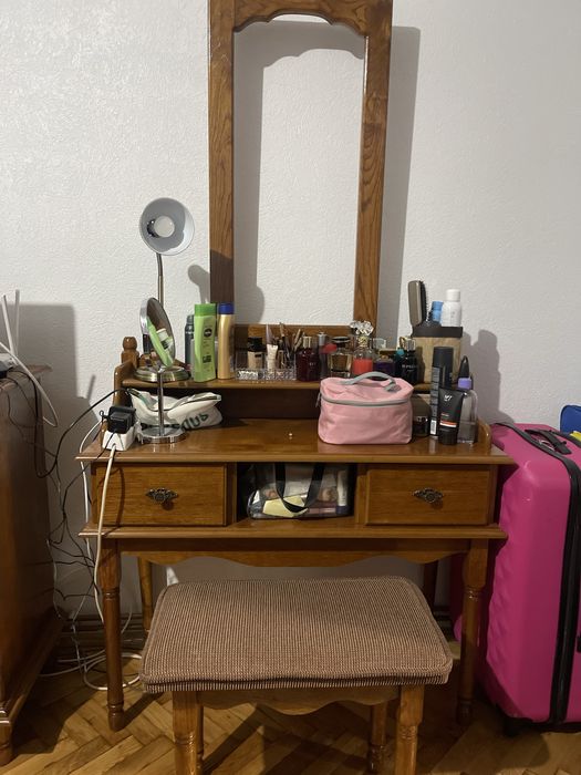 Masuta de machiaj lemn masiv