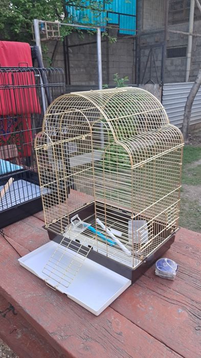 Продам большие клетки.