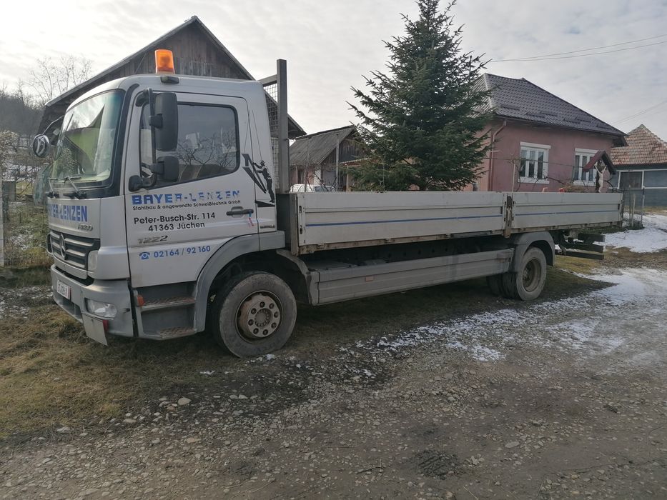 Vând Mercedes atego