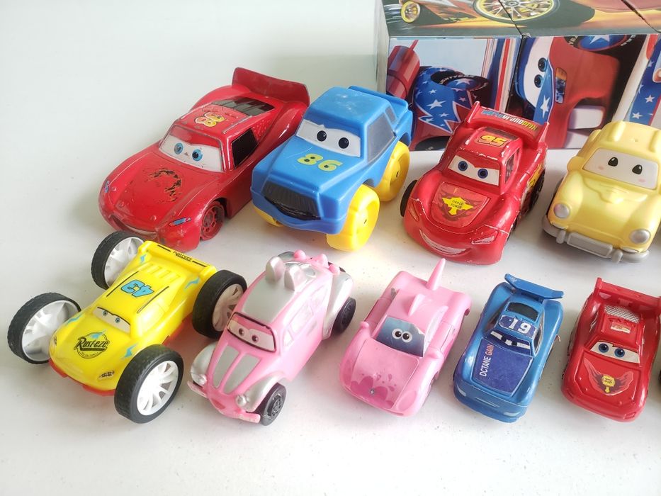 Машинки «Тачки», цена за всё