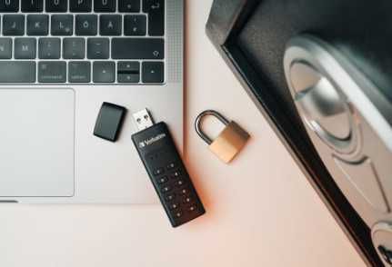 USB Flash памет Verbatim Keypad Secure 64GB, USB 3.2, AES 256-bit