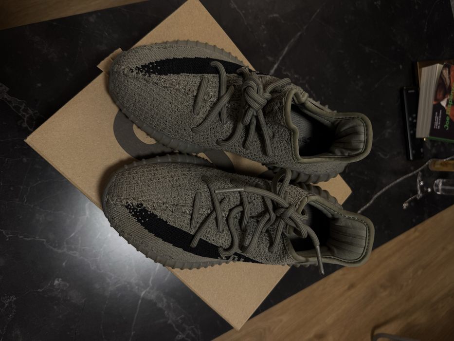 Adidas Yeezy Boost graphite marimea 38