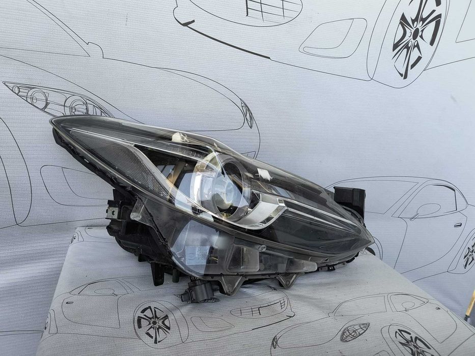 Far Dreapta Uk Xenon Bi-Xenon Mazda 3 2014 / 2013-2016 Cod OEM BHT651030 (1E1)