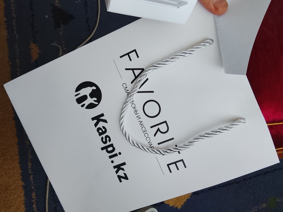 Продам оригинальные блок питания от Айфона