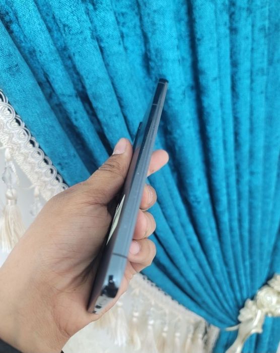 Samsung S22+ 2 ta simkartalik karopka dakumet bor