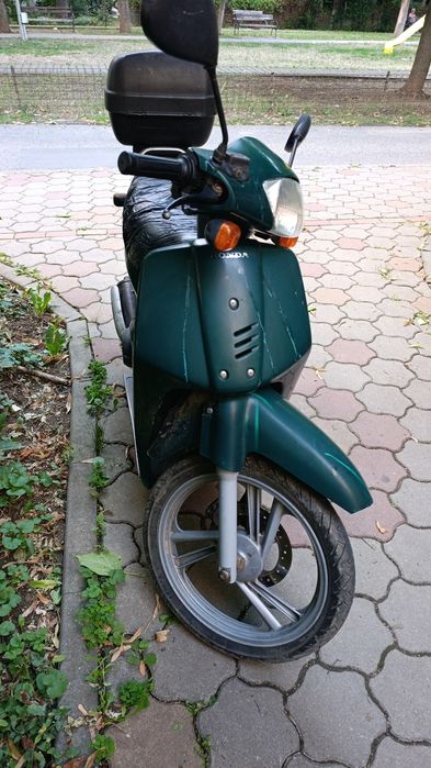 Vând  scuter honda sh50
