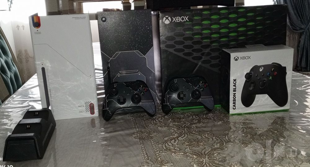 Срочно продам Xbox series X в идеальном состоянии