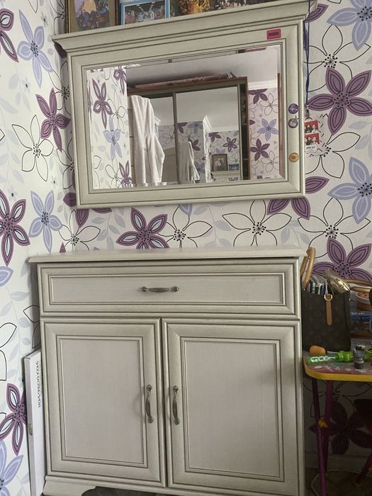 Камод с зеркалом ( Euromebel)