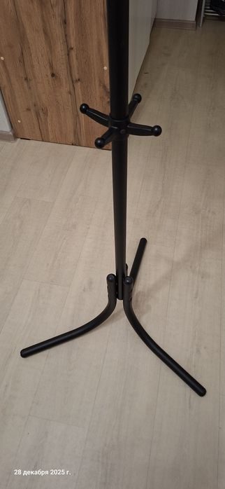 Напольная вешалка