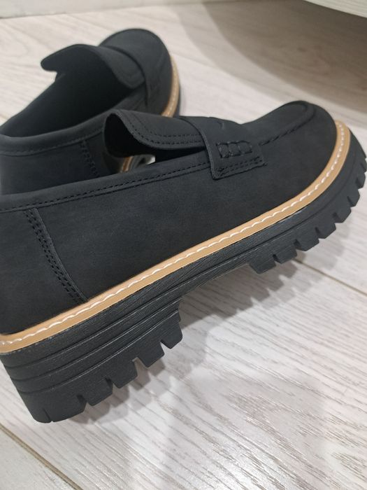 Обувь женская лоферы