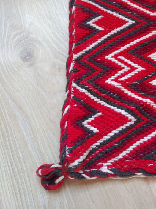 Каре, пано, бродерия за стена