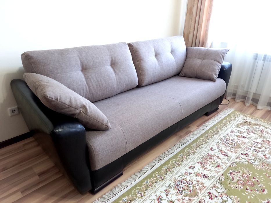 Продам диван для гостиной