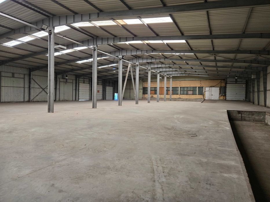 3 EUR MP hala industriala 320 mp 360 mp  1000 mp 500 mp