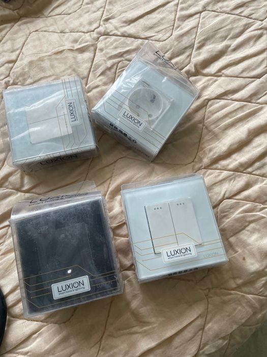 Vând întrerupătoare,prize Luxion