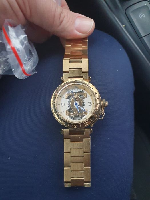 Vând ceas Cartier Paris metalic auriu