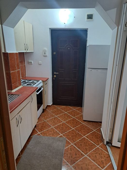 Garsonieră de închiriat