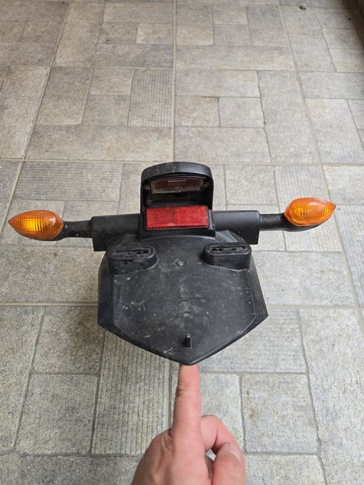 Aripă si semnalizări yamaha fz 6