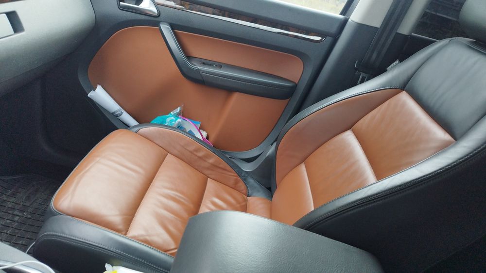 Touran R-line 2010. Edition   170 cp 7 locuri