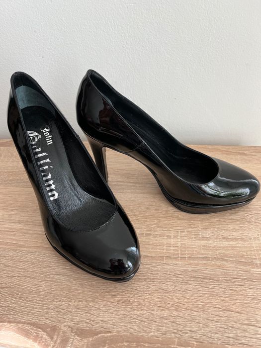 Обувки на ток Galliano - Черни, лачена кожа, н. 36, обувани веднъж