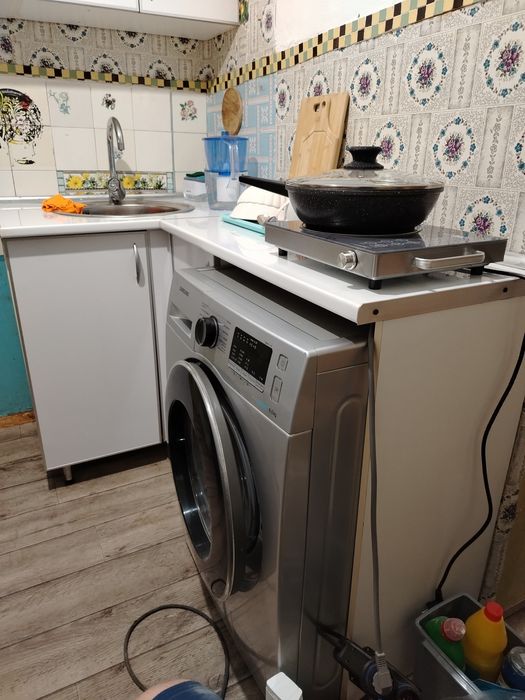 Продам угловой кухонный гарнитур