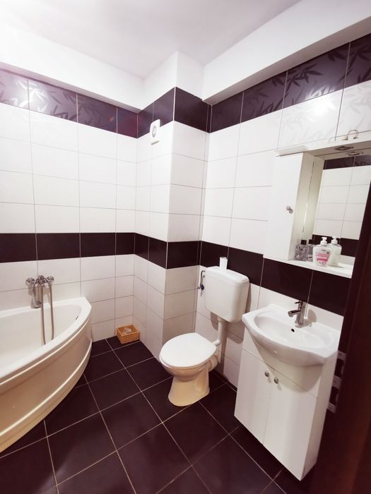 Vând apartment 2 camere str Rezervelor nr 72