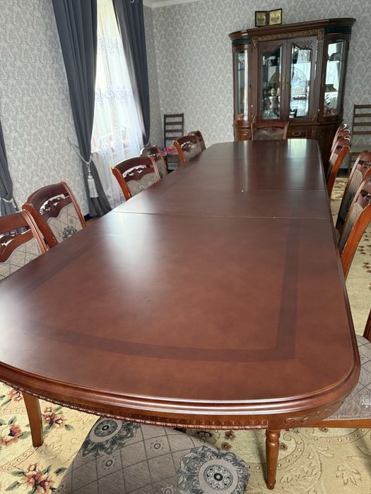 Продам стол и стулья, шкаф