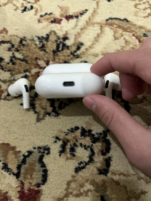 Продам наушник Tws