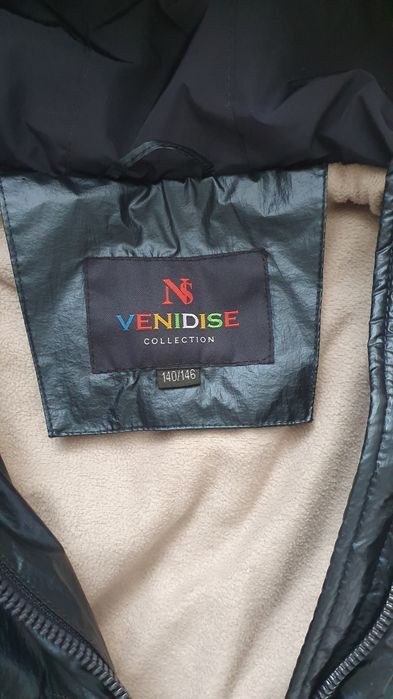 Продаются курточки для девочки.