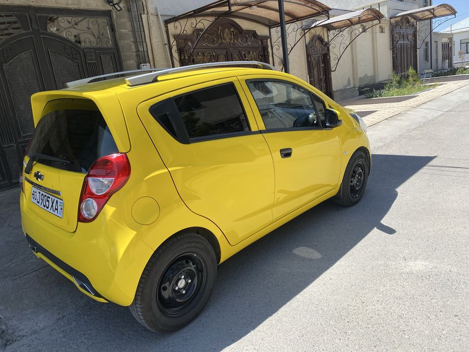 Chevrolet spark sotiladi