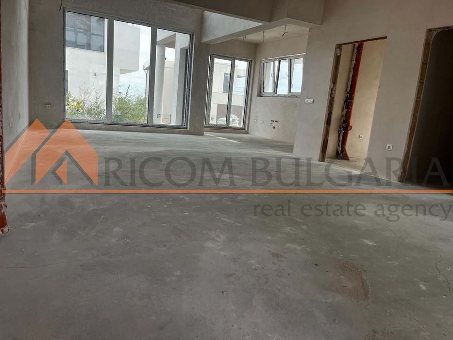Продава се Къща в Варна, Виница - 256 кв.м за 1407 €/кв.м - Снимка #4