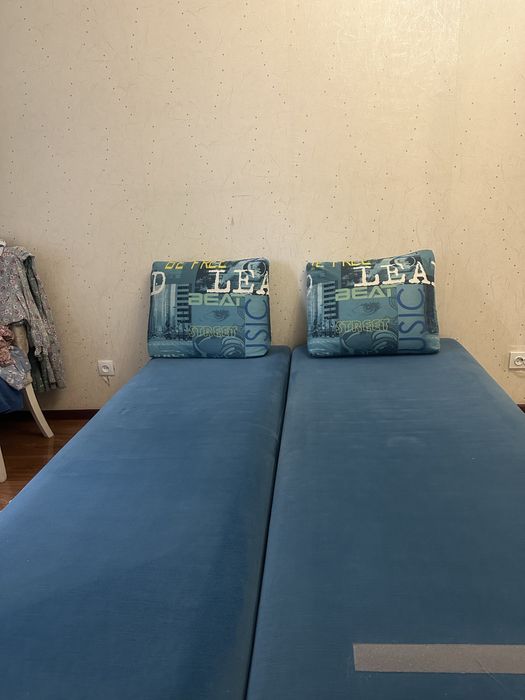 Продается диван раскладной в отличном состоянии.