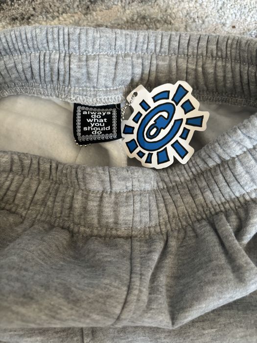 ADWYSD sunroll joggers
