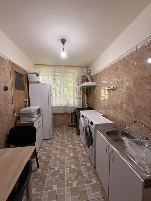 Apartament 3 camere, decomandat, etaj 2/4,zona Negru Vodă