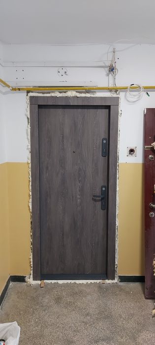 Montaj si vânzare de usi