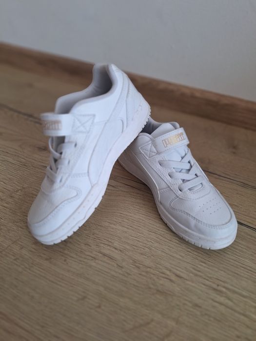 Детски бели кецове Puma
