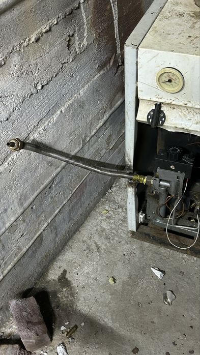 Срочно продам кател газовый 100 кв еще вакумныймнасос за 15 тысяч