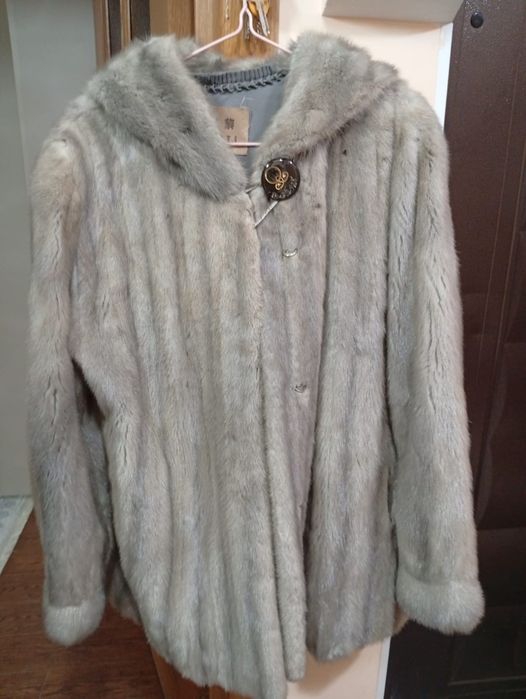 Продаю норковую шубу