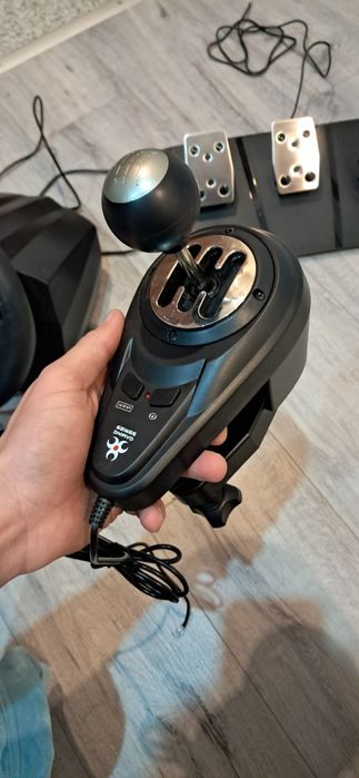 Vand set volan myria mg7418 in stare foarte bună