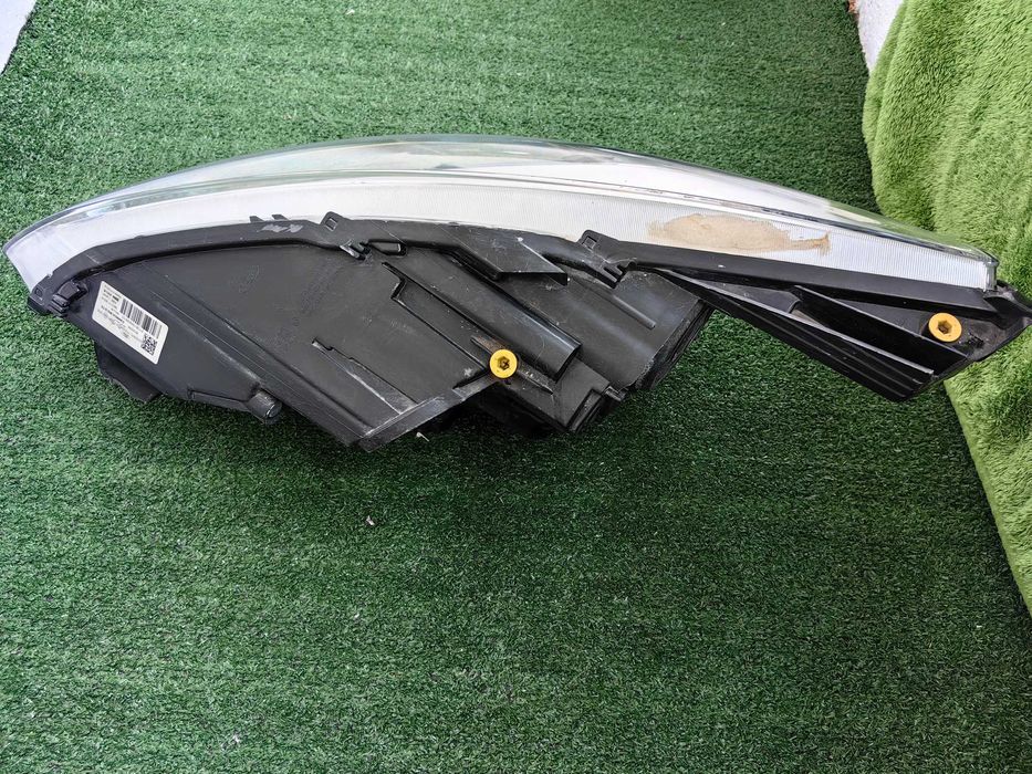 Фар за Ford C-Max / Форд Ц-Макс