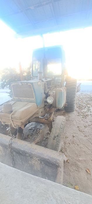 Юмз трактор сотилади