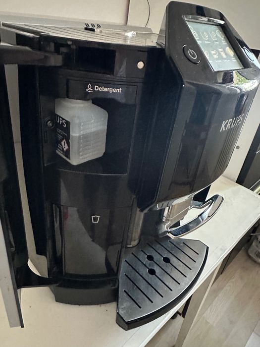 Expresor automat Krups EA90 touch screen