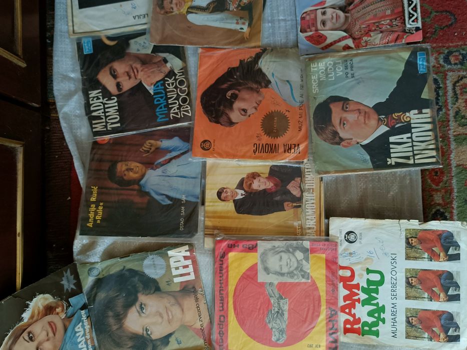 Стари сръбски грамофонни плочи