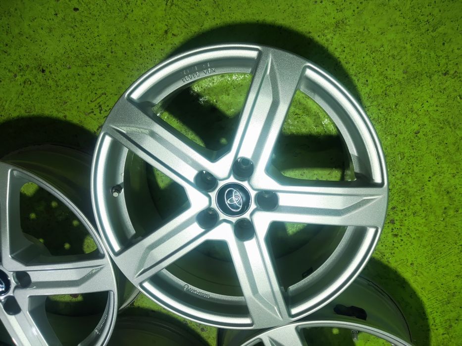 18 5x114.3 Toyota лети джанти 5х114.3 тойота