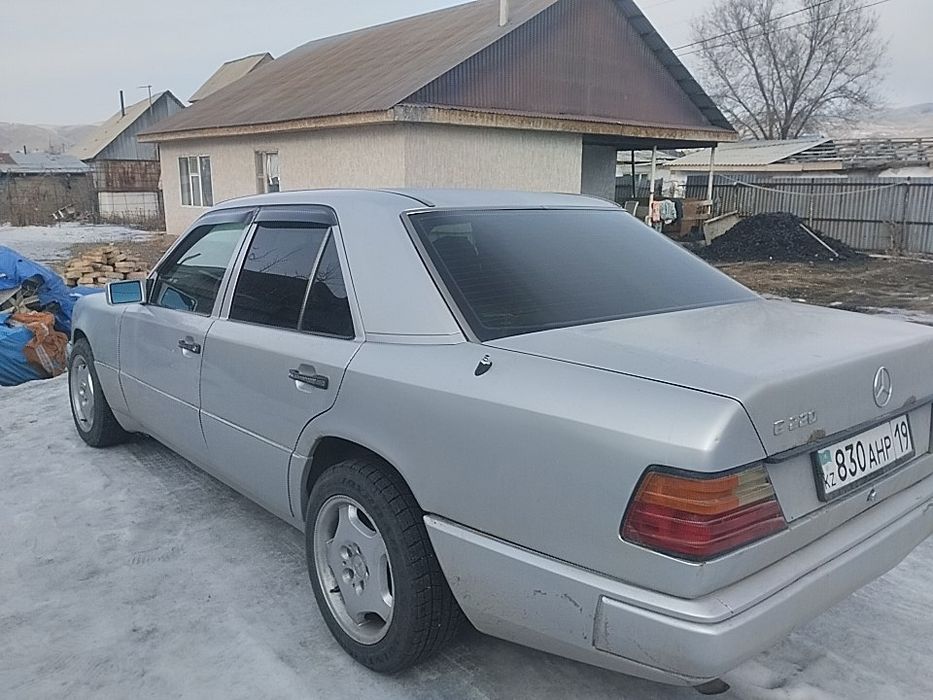 Мерседес Бенс Е220