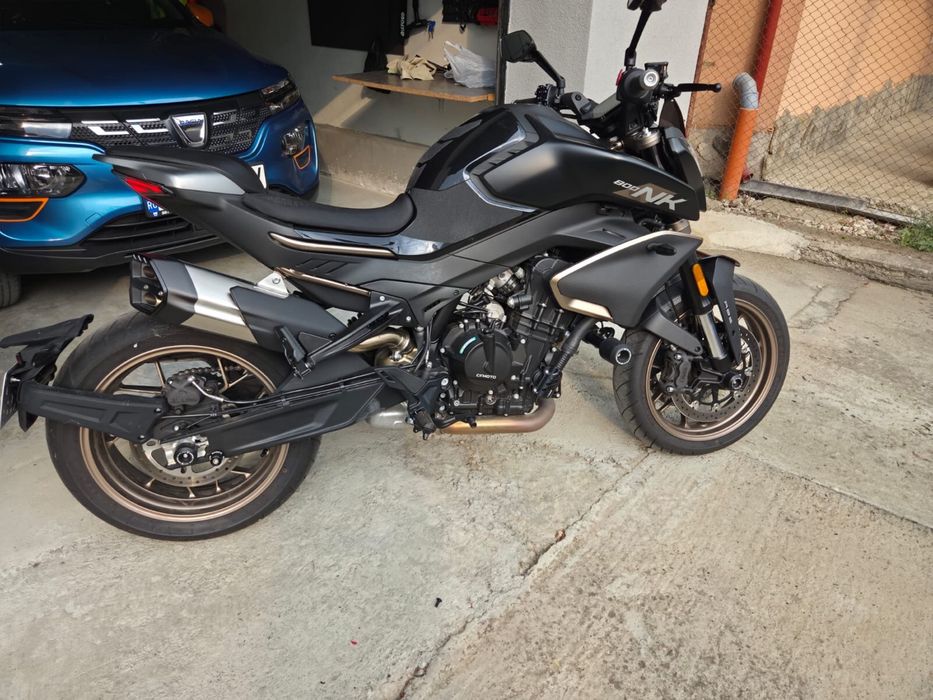 CF Moto 800 nk advanced