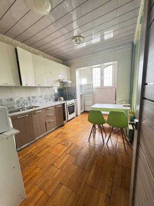 Юнусабад-4 | 2-комнатная | 4/5 | Светлая и уютная! супер локация!