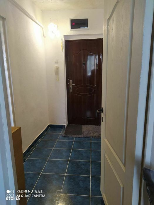 Vand apartament cu o camera renovat