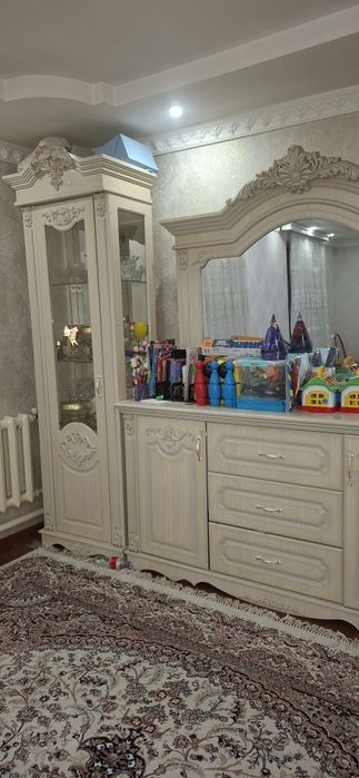 Срочно Продаётся стенка камод. Договоримся еше