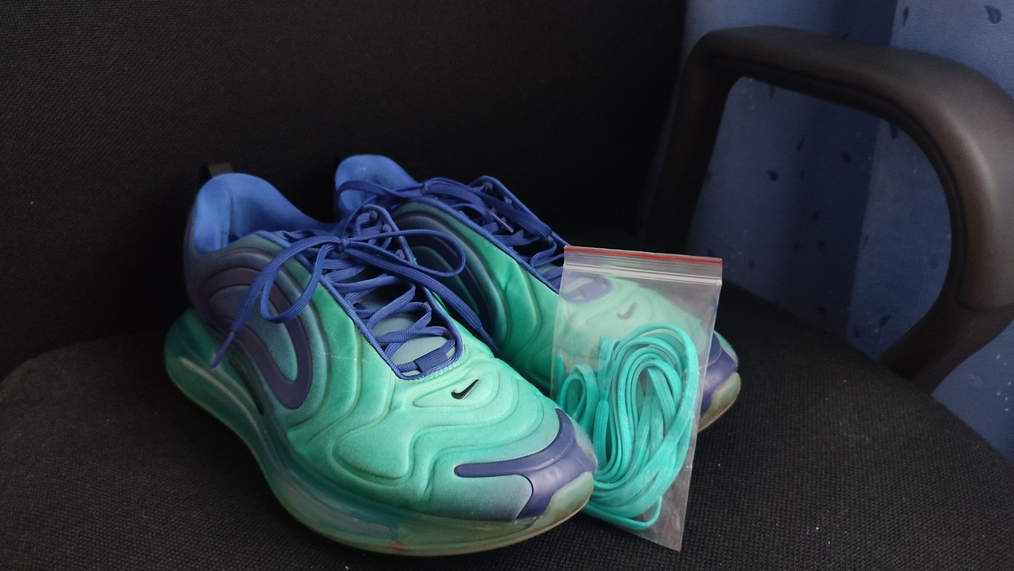 Air max 720 hot sale blue and green