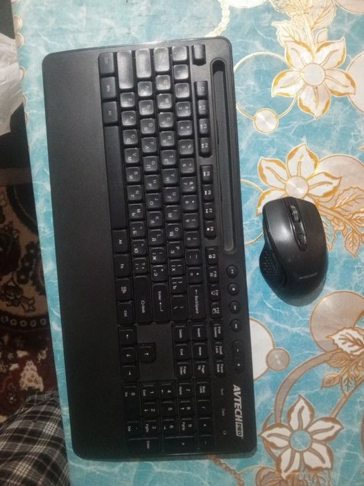 Беспроводной комплект клавиатуры и мыши Wireless Combo AVTECH Pro CW60
